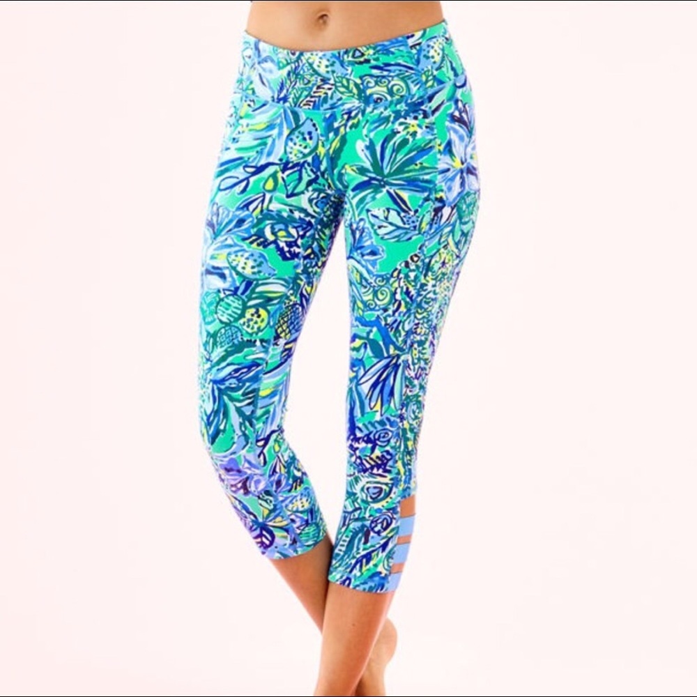 Lilly Pulitzer Weekender Crop  in Sneak A Beak NWT